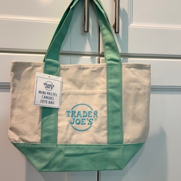 Trader Joe's Pastel Mini Canvas Tote Bag-Set of 4 - NEW w/tags-Limited E… - Picture 5 of 6
